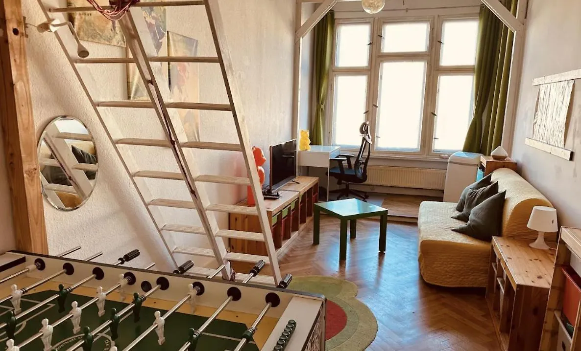 Séjour chez l'habitant Bright Room In Pberg - Foosball - Homeoffice Berlin Allemagne